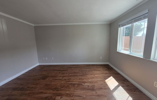 Townhome with Community Pool and Private Patio in Richland