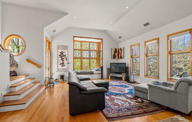 49 DUDLEY RD