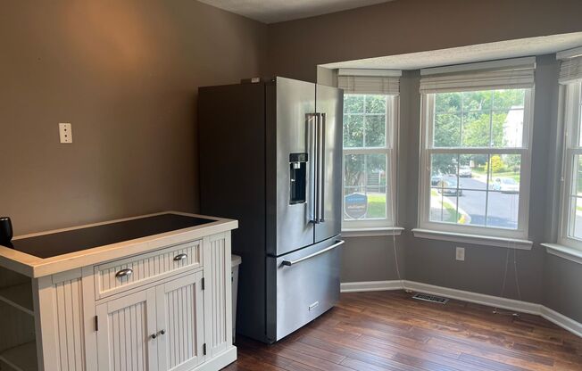 2578 Windy Oak Ct – Modern Living Backing to Walden Golf Course
