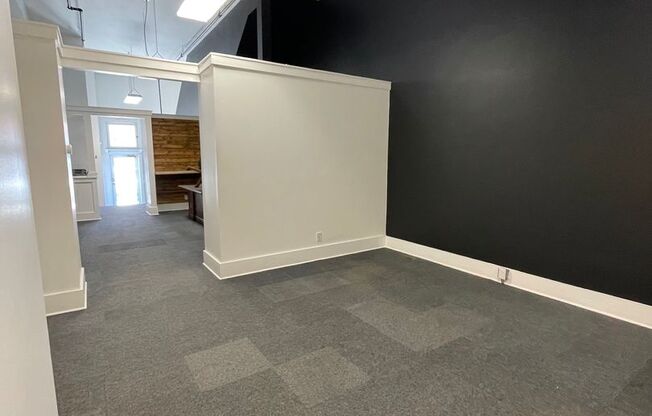 Studio, , 800 sqft, $1,200, Unit SLS110 office