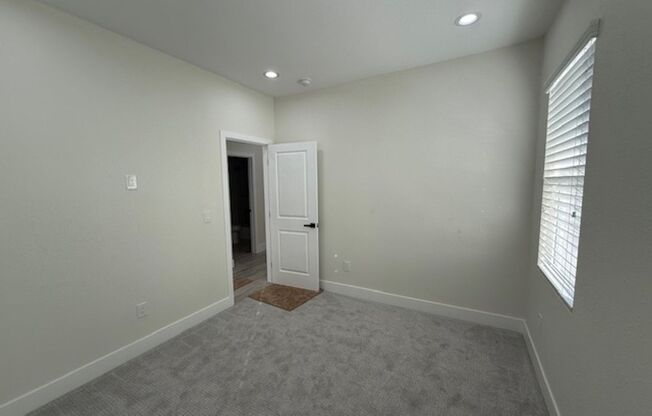 3 beds, 2.5 baths, 1,500 sqft, $3,900, Unit Unit #1