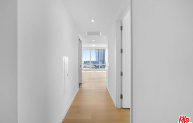 2 beds, 2 baths, 1,305 sqft, $4,800, Unit 2811