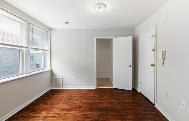 Studio, 1 bath, 280 sqft, $890, Unit A24