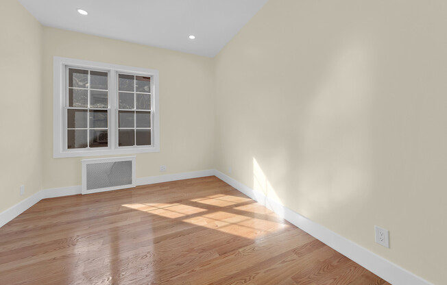 334 E 8 ST