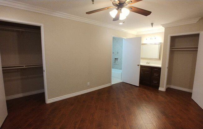 2 beds, 2 baths, 910 sqft, $2,895, Unit 406