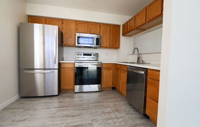 2 beds, 1.5 baths, $2,195, Unit Unit 42