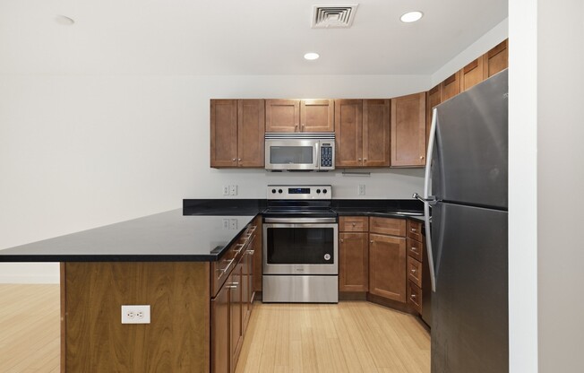 2 beds, 2 baths, 980 sqft, $3,100, Unit 307