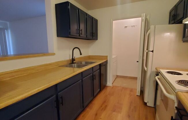 2 beds, 2 baths, $1,350