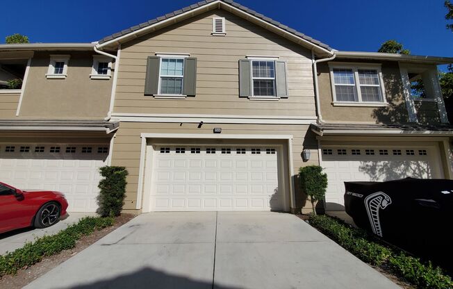 Spacious 4 Bedroom 3 Bath Two Story Riverpark Townhouse for Lease