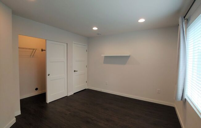 Contemporary Home in Bryant for Rent!