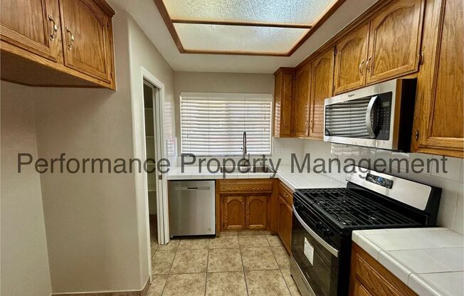 Charming 3 Bed/2 Bath NW Bakersfield Home w/ RBP & Security Deposit Alternative