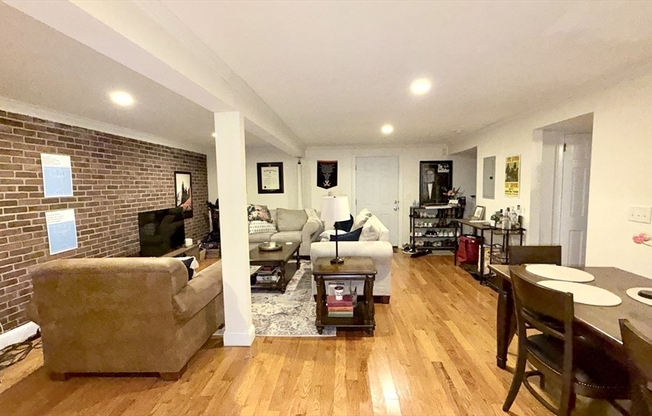 8 KENWOOD ST