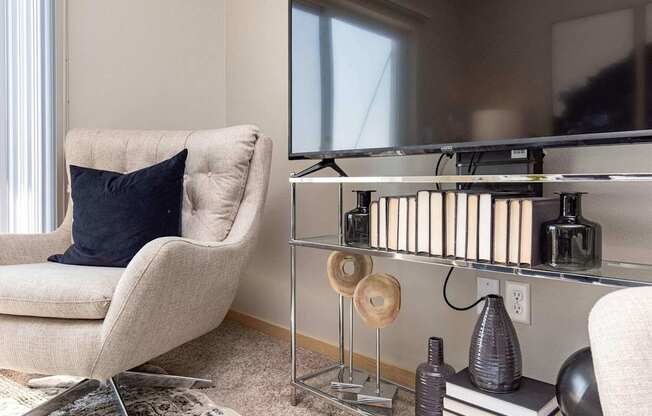 Reading Area at Lake Shore Apartments, Iowa
