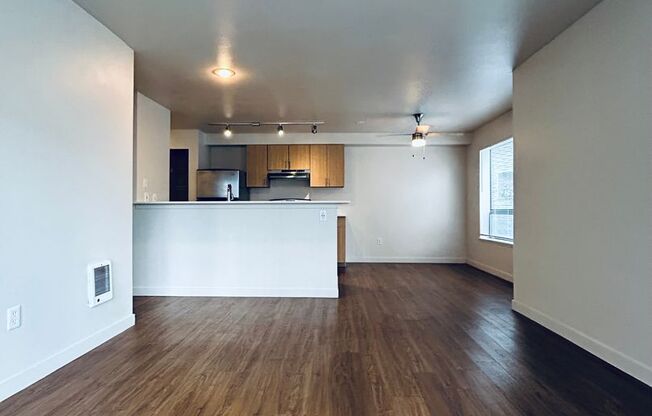 2 beds, 1 bath, 787 sqft, $1,995, Unit 202