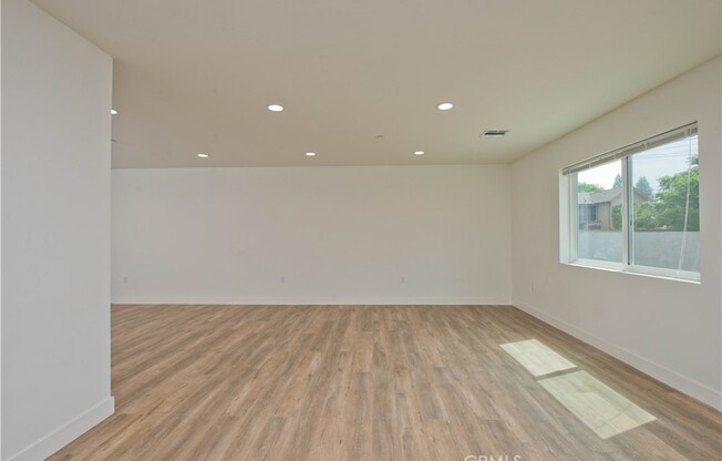 12516 SAN FERNANDO RD