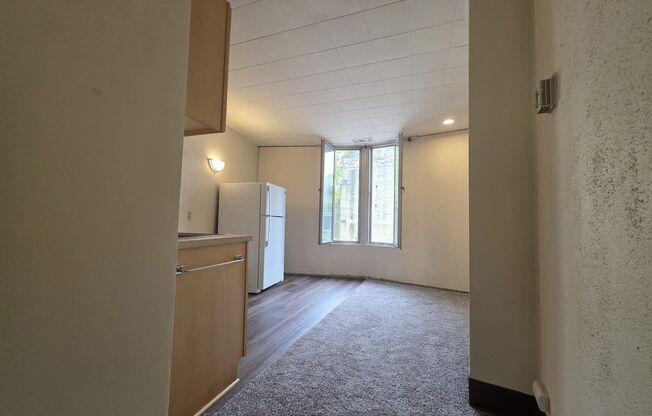 Studio, 1 bath, $825, Unit 272