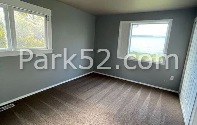 3 beds, 1 bath, $2,100