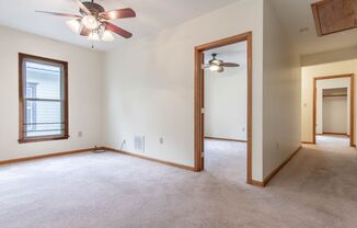 2 beds, 1 bath, $975, Unit 1025 Apartment 2 Upper