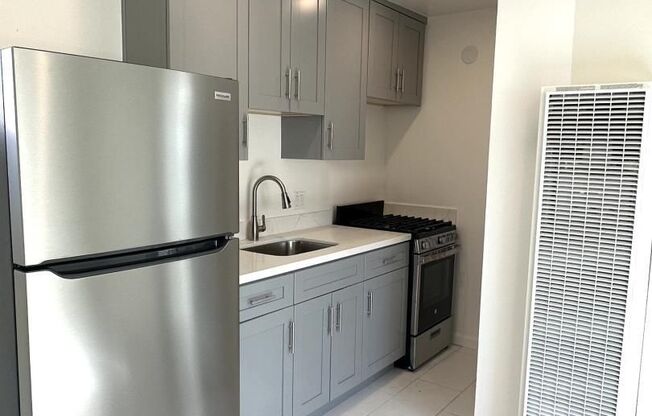 G4 | 50 E. 39th Avenue