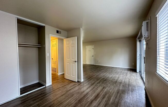 Studio, 1 bath, 451 sqft, $1,475, Unit 44