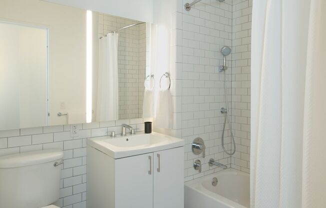 Studio, 1 bath, 560 sqft, $3,945, Unit 1606