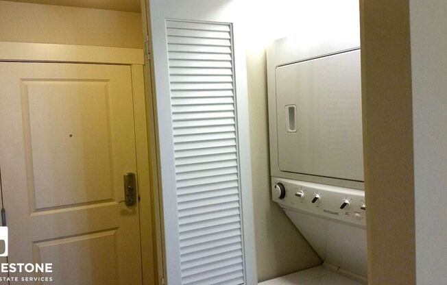 Studio, 1 bath, 515 sqft, $1,175, Unit 303