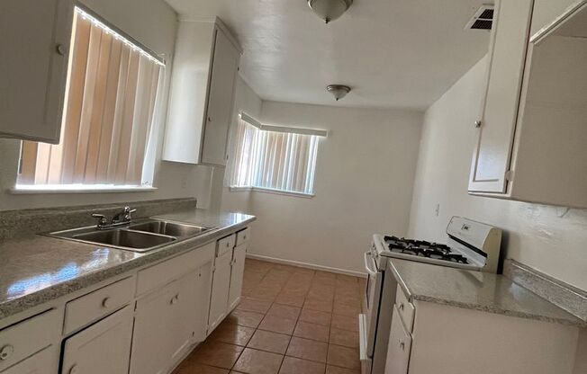 2 beds, 1 bath, 797 sqft, $1,275