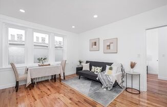 2 beds, 1 bath, $2,900, Unit # 20