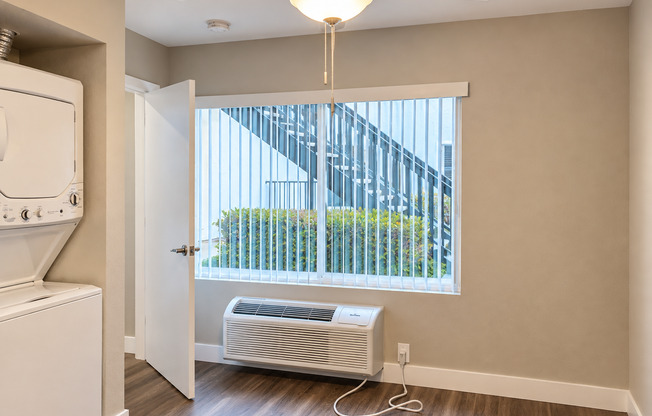 1 bed, 1 bath, 430 sqft, $2,295, Unit 10
