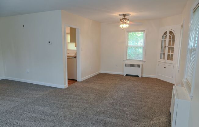 2 beds, 1 bath, $1,695