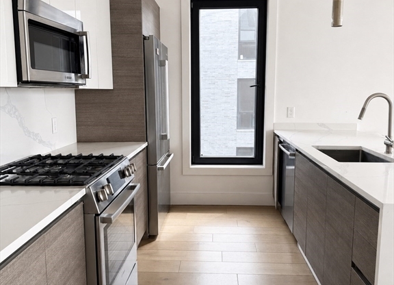 2 beds, 2 baths, 1,089 sqft, $4,500, Unit 501