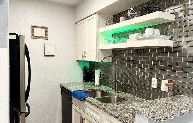 1 bed, 1 bath, $1,250, Unit Unit 230