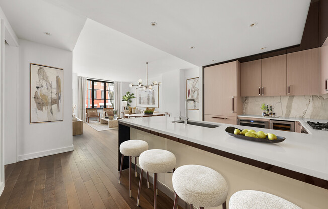 261 W 25 ST