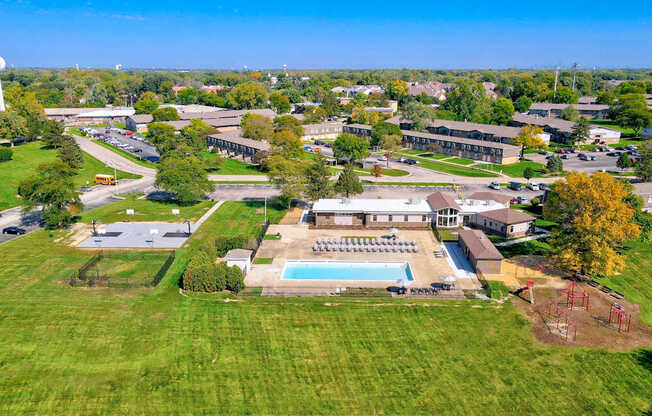 Acclaim at Hinsdale Lake