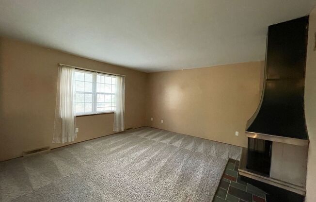 3 beds, 1 bath, $1,450