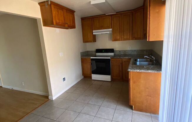 3 beds, 2 baths, 1,200 sqft, $2,000