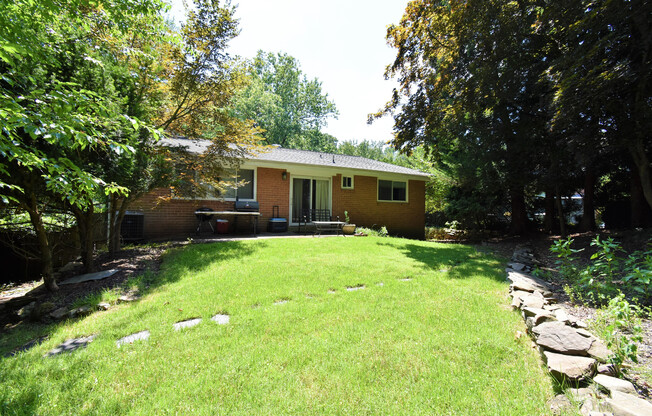 Fantastic 4 bedroom, 2 full bath, 2 half bath home in Close in Silver Spring!