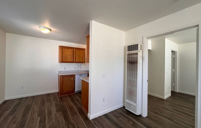 1 bed, 1 bath, 600 sqft, $1,095, Unit 475 E Cedar St. - #29