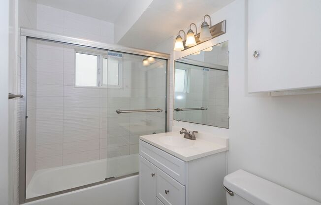 1 bed, 1 bath, 740 sqft, $1,875, Unit D