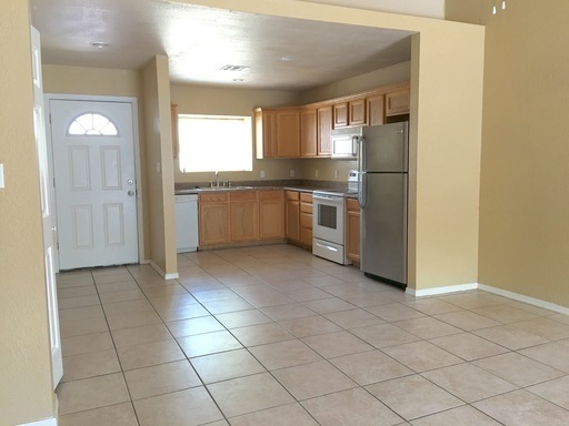 2 bed 2 bath Town-homes in Central Phoenix!! Gated Community