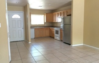 2 bed 2 bath Town-homes in Central Phoenix!! Gated Community