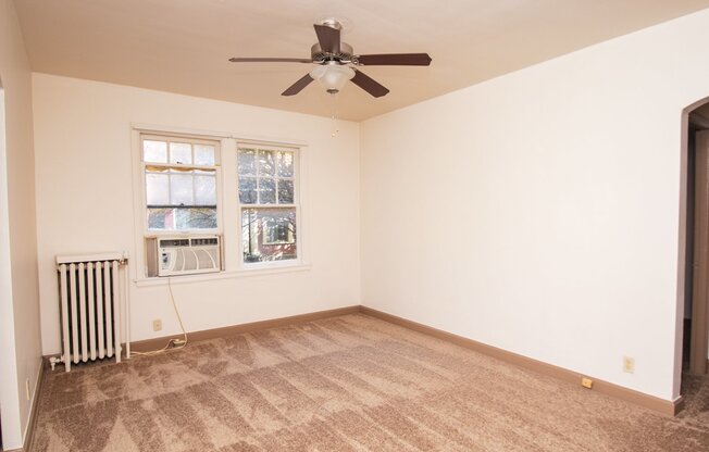1 bed, 1 bath, 560 sqft, $855, Unit 55-21
