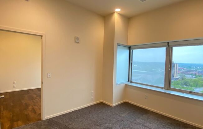 1 bed, 1 bath, 620 sqft, $1,220, Unit 725