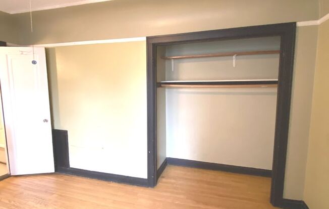 Studio, 1 bath, $725, Unit 25