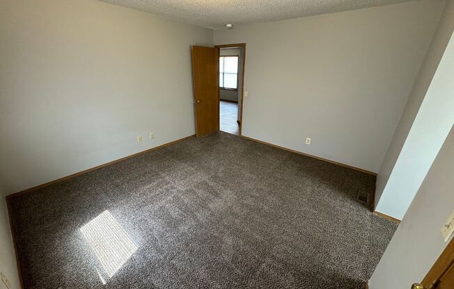 2 beds, 1 bath, $850