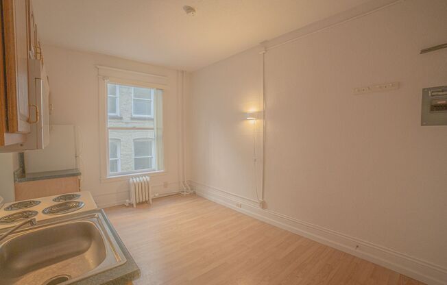 1 bed, 1 bath, 270 sqft, $540, Unit 315