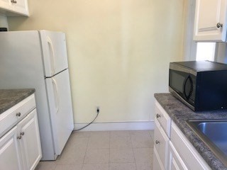 2 beds, 1 bath, 1,240 sqft, $1,650, Unit 2