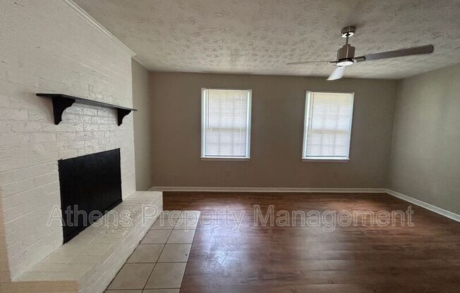 313 JOCKEY CLUB DR