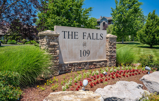The Falls at 109 Monument Sign