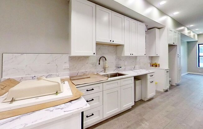 Just Rehabbed Top Floor River North One Bedroom